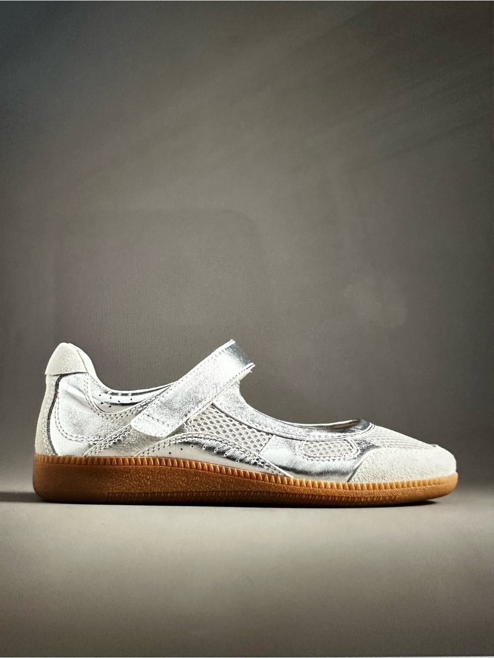 New in Box! Anthropologie Silent D Samantha Silver Ballet Flats sz 38 7/7.5